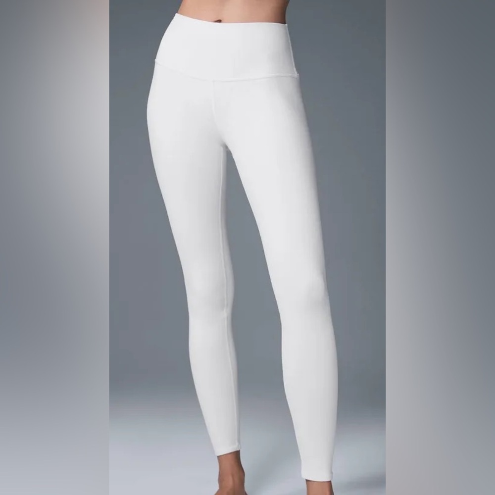 NWT Alo Yoga High Waist Airbrush Leggings in White